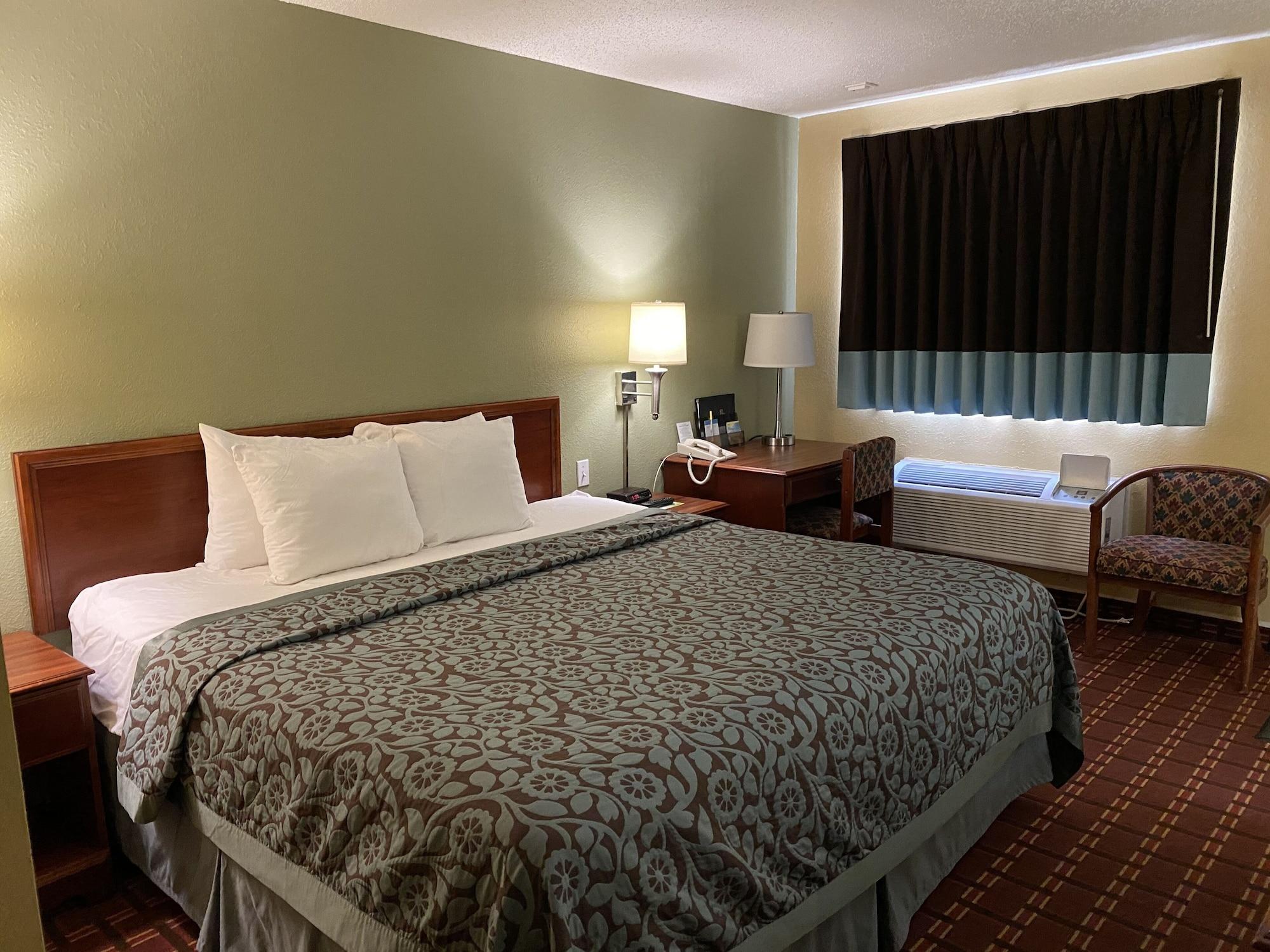 Days Inn By Wyndham Morton Экстерьер фото