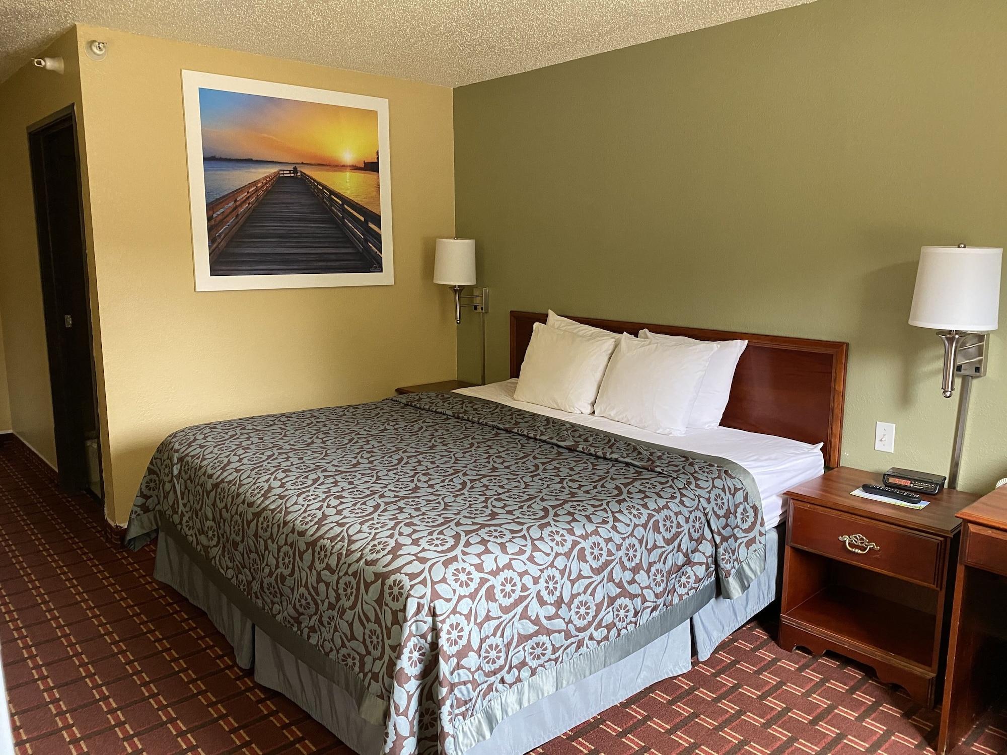 Days Inn By Wyndham Morton Экстерьер фото